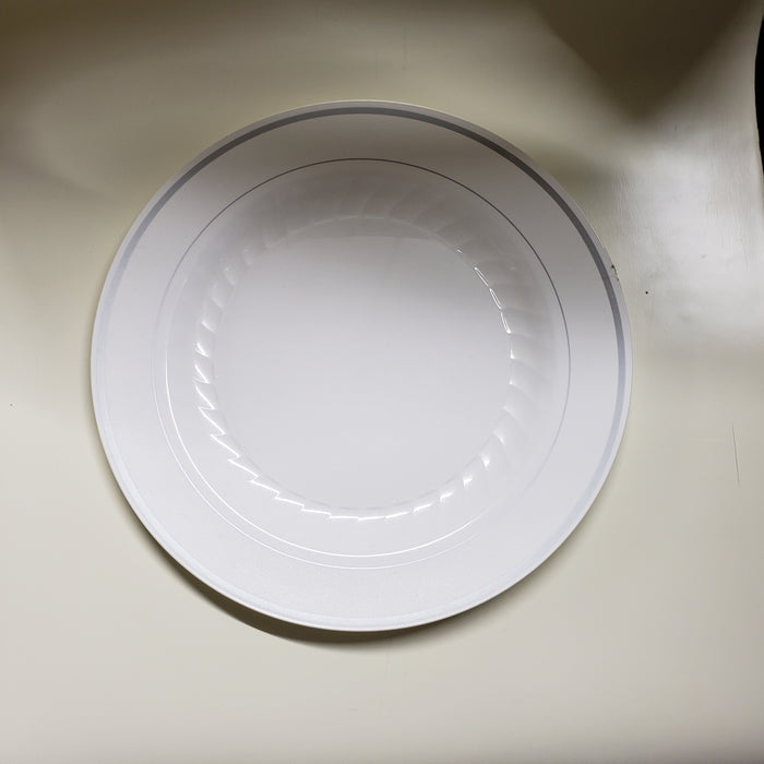 Plastic dishes