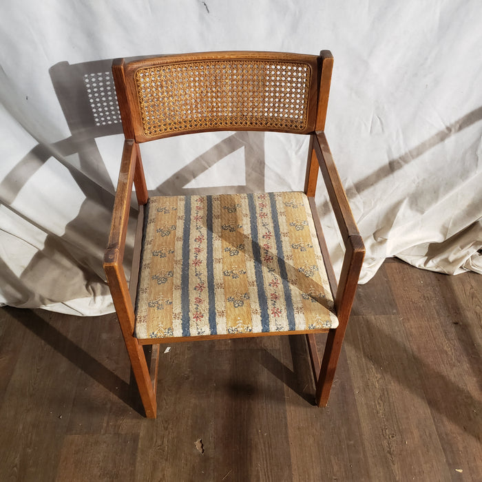 Old Cottage-style chair