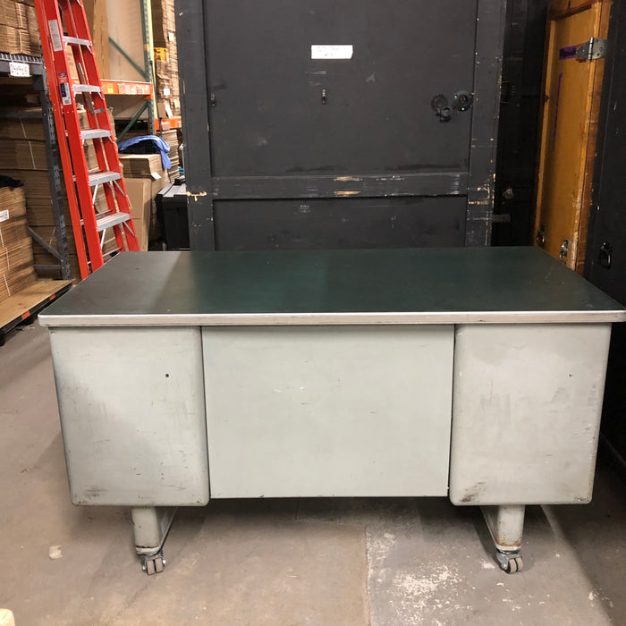 Tanker Metal Desk