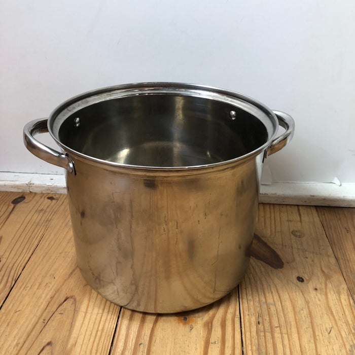 Pot 10" x 7 1/2"