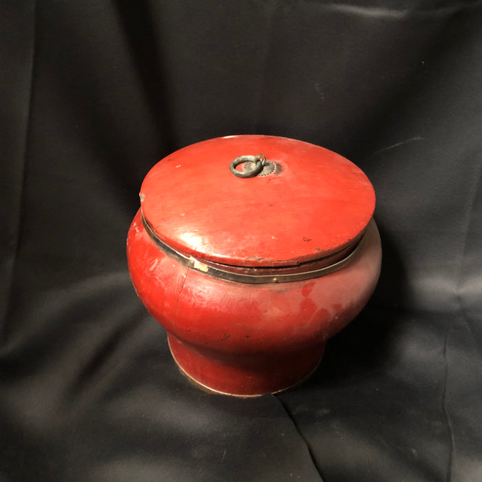 Pottery pot