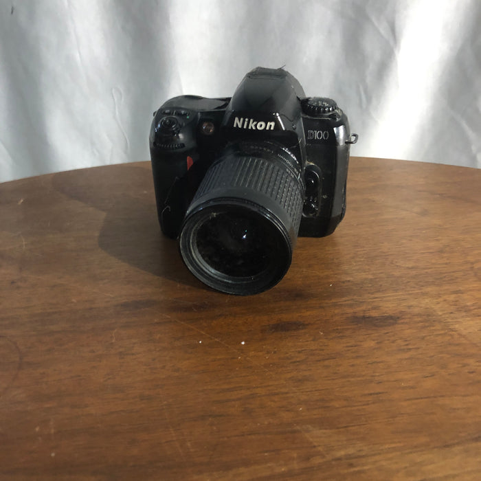 Nikon D100 Camera