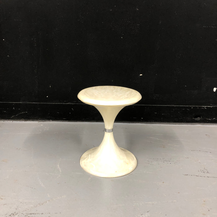 Pedestal Table