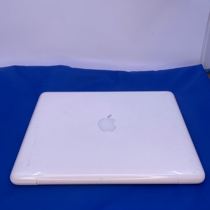Apple Macbook Laptop 3