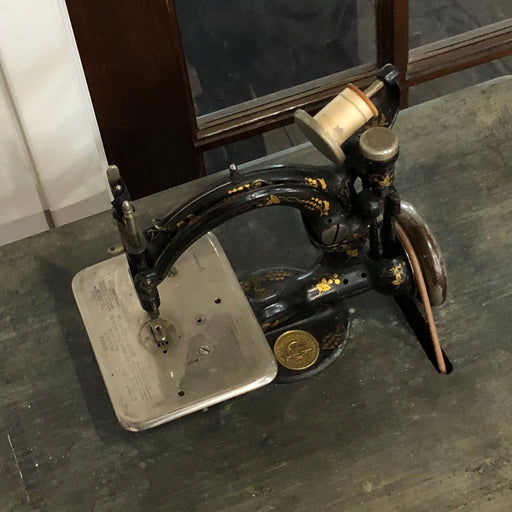 wixcox and Gibbs antique sewing machine for rent