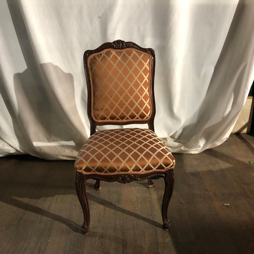 Diamond  design padded chair