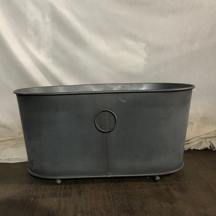 Metal tub