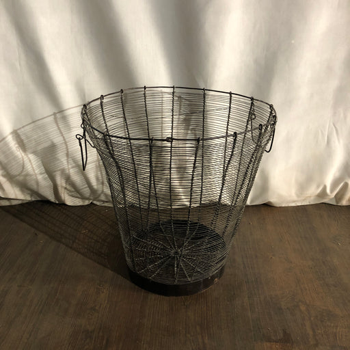 Metal Mesh Trash Can