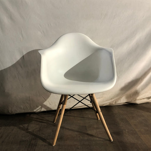 Modern White Plastic Chair