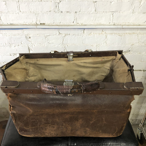 Vintage Doctor's Bag 2