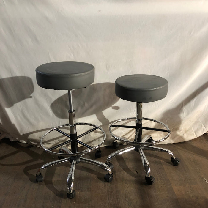 rolling adjustable grey vinyl stools